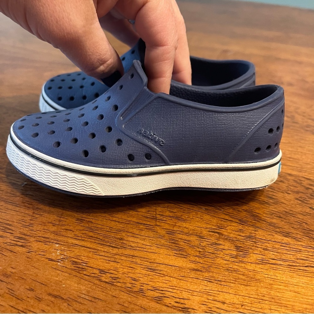 Native Miles Navy Perforated Slip-Ons shoes size 8 - Picture 6 of 11